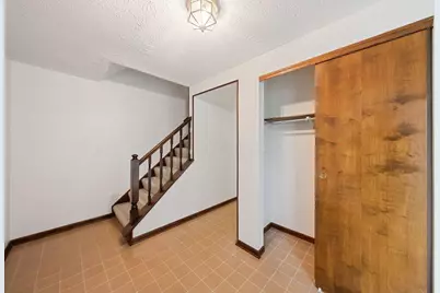2256 Presley Drive, Grove City, OH 43123 - Photo 6