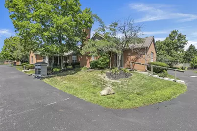 2402 Huntmaster Lane, Grove City, OH 43123 - Photo 2
