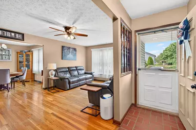 1438 Brenthaven Drive, Columbus, OH 43228 - Photo 8