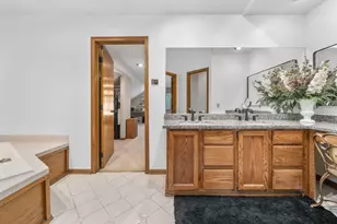 1148 Gold Pl, Columbus, OH 43230 - Photo 40