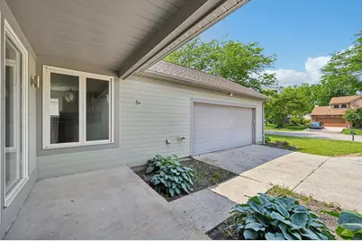 1727 Sioux Court, Grove City, OH 43123 - Photo 4