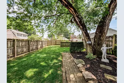 105 E Gates Street, Columbus, OH 43206 - Photo 30