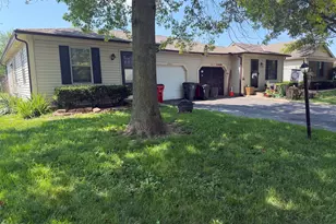 2305 Deerfield Dr, Grove City, OH 43123 - Photo 2