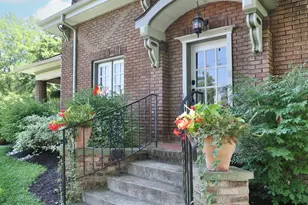 1885 Bryden Rd, Columbus, OH 43205 - Photo 2