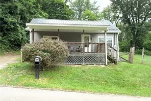 349 Fishers Ln, Zanesville, OH 43701 - Photo 2