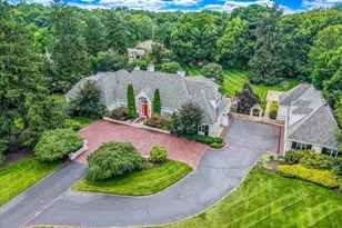 2777 McCoy Rd, Upper Arlington, OH 43220 - Photo 2