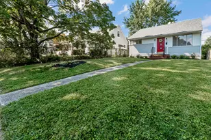 534 E Royal Forest Blvd, Columbus, OH 43214 - Photo 2