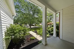 7302 Summerfield Dr, Lewis Center, OH 43035 - Photo 2