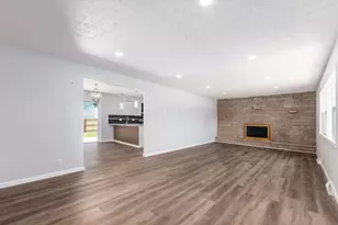 1585 N Wilson Rd, Columbus, OH 43204 - Photo 2