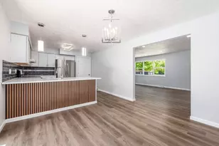 1585 N Wilson Rd, Columbus, OH 43204 - Photo 6