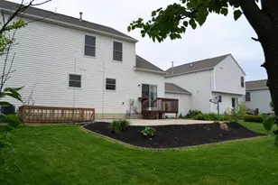 8840 Meadow Grass Ln, Lewis Center, OH 43035 - Photo 4