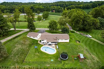 107 Linnell Drive NW, Granville, OH 43023 - Photo 2