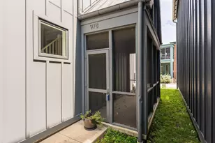 978 Summit St, Columbus, OH 43201 - Photo 14