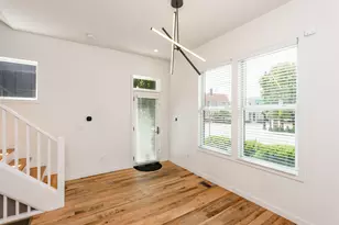 978 Summit St, Columbus, OH 43201 - Photo 4