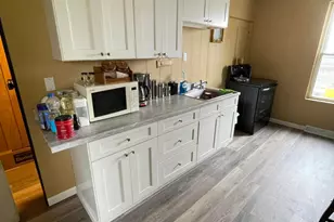 215 W Mound St, Circleville, OH 43113 - Photo 4