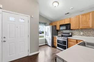 2868 Sussex Pl Dr, Grove City, OH 43123 - Photo 4