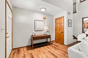 8482 Olenbrook Dr, Lewis Center, OH 43035 - Photo 6