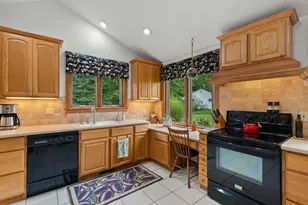 1360 Portage Dr, Columbus, OH 43235 - Photo 14
