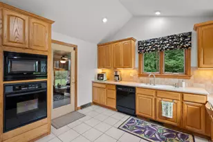 1360 Portage Dr, Columbus, OH 43235 - Photo 16