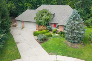 451 Valleyview Ct, Westerville, OH 43081 - Photo 2