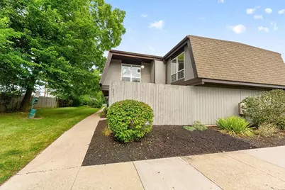 5421 Worthington Forest Place E #1A, Columbus, OH 43229 - Photo 4