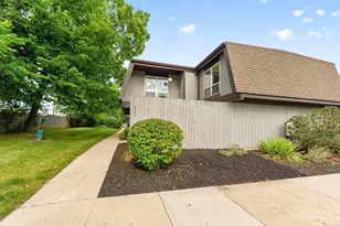 5421 Worthington Forest Pl E, Columbus, OH 43229 - Photo 4