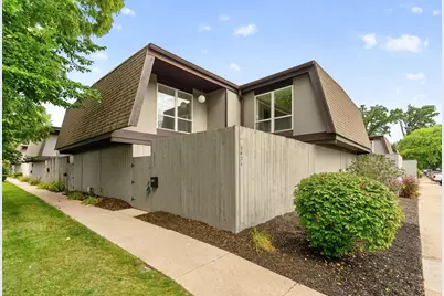 5421 Worthington Forest Place E #1A, Columbus, OH 43229 - Photo 2
