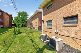 1017-1025 Folkestone Rd, Columbus, OH 43220 - Photo 10