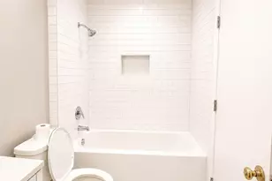 4066 Greenery Dr, Columbus, OH 43207 - Photo 8