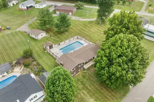 76 Debbie Dr, Gallipolis, OH 45631 - Photo 2