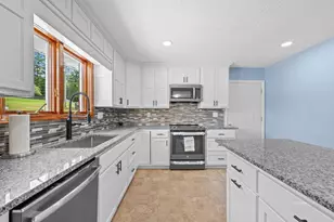 76 Debbie Dr, Gallipolis, OH 45631 - Photo 12