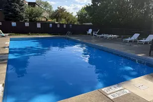 3127 Arlingtowne Ln, Columbus, OH 43221 - Photo 2