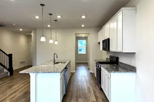 337 Honeysuckle St, South Bloomfield, OH 43103 - Photo 4