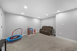 6851 Peachtree Cir, Westerville, OH 43082 - Photo 56