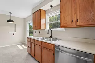 375 E Royal Forest Blvd, Columbus, OH 43214 - Photo 10