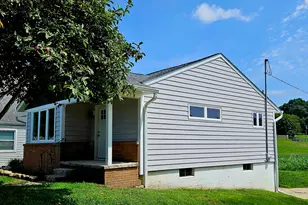524 N Spring St, Logan, OH 43138 - Photo 2