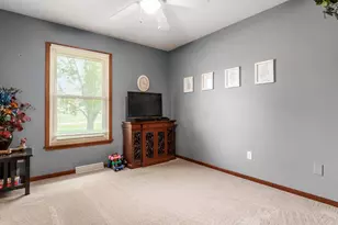 645 Lakeshore Dr W, Hebron, OH 43025 - Photo 22