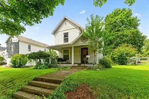 413 E Brown Ave, Bellefontaine, OH 43311 - Photo 2