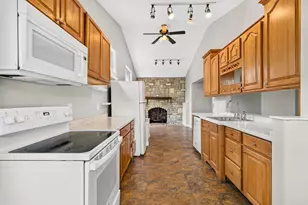 17 E Oak St, Canal Winchester, OH 43110 - Photo 14