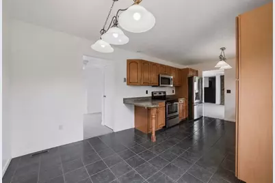 7094 Fayette Drive, West Jefferson, OH 43162 - Photo 10