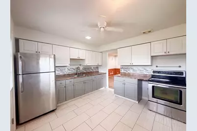2221 Myrtle Avenue, Columbus, OH 43211 - Photo 2