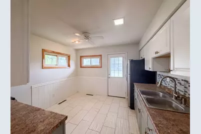 2221 Myrtle Avenue, Columbus, OH 43211 - Photo 8