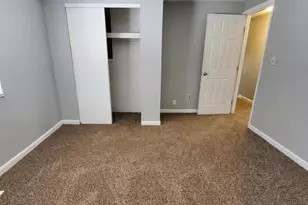 2390 Carlford St, Columbus, OH 43232 - Photo 22