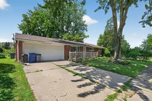 5645 Madrid Dr, Westerville, OH 43081 - Photo 2