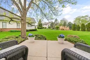 920 Linworth Village Dr, Columbus, OH 43235 - Photo 1
