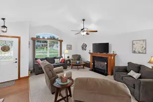 870 Fairway Dr, Howard, OH 43028 - Photo 4