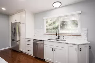 2215 Woodstock Rd, Columbus, OH 43221 - Photo 8
