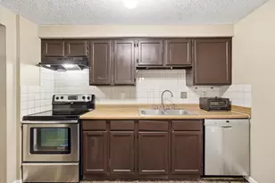 3320 Parksley Ct, Columbus, OH 43204 - Photo 14