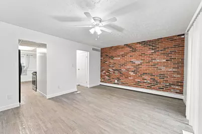 126 Tarryton Court E #4D, Columbus, OH 43228 - Photo 4