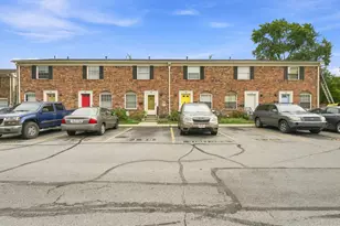 126 Tarryton Ct E, Columbus, OH 43228 - Photo 2
